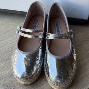 Steve Madden Metallic Silver woven platform base